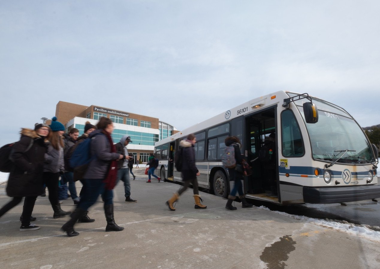 Autobus et étudiants