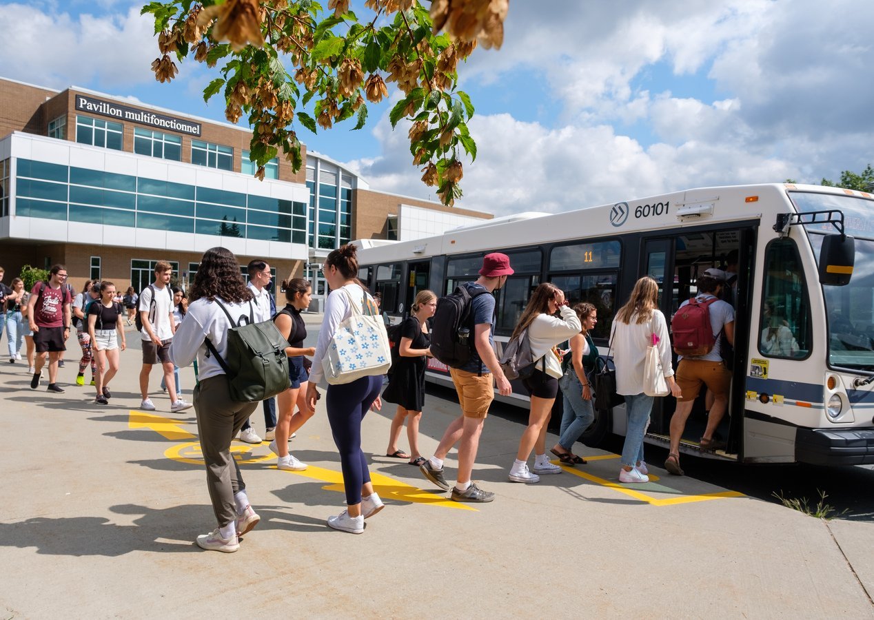 Étudiants et autobus