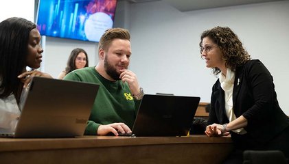 Étudiants avec ordis