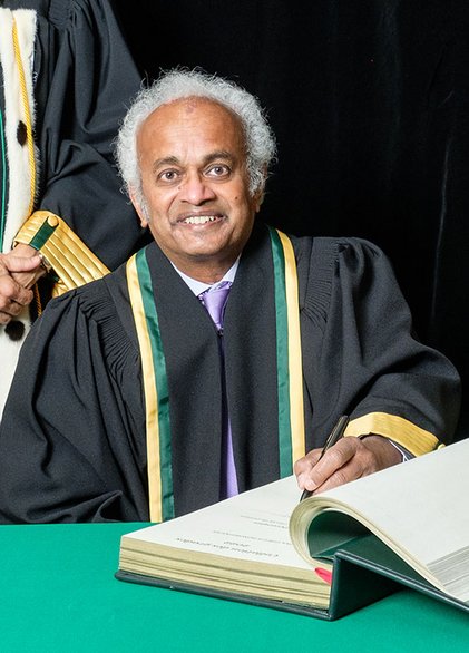 Docteur d'honneur Shantayanan Devarajan