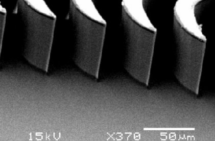 Vue partielle d'une micro-turbine au microscope