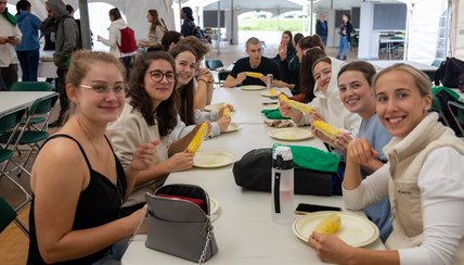 Groupe de personnes étudiante lors du Festival de la rentrée