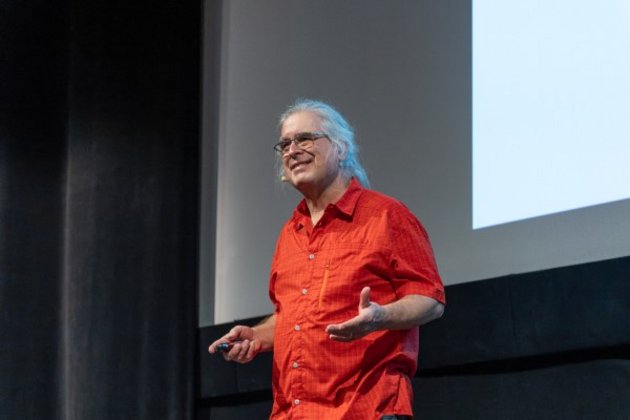 Photo de Gilles Brassard lors de sa Grande Conférence à l'UdeS