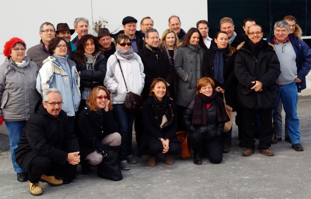 La délégation française de l’Agence nationale pour l’amélioration des conditions de travail (ANACT) en compagnie de la professeure Madeleine Audet, directrice des programmes de DBA et D3C, lors de la visite de l'entreprise GE à Bromont.
