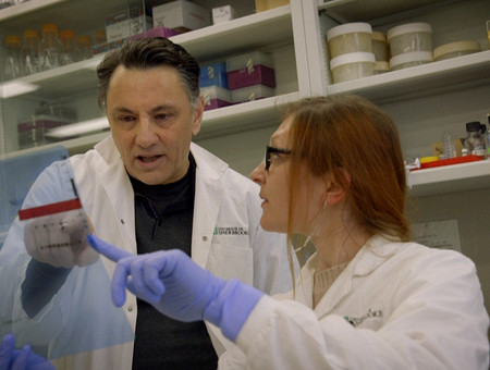 Richard Leduc, professeur au Département de pharmacologie-physiologie à la FMSS