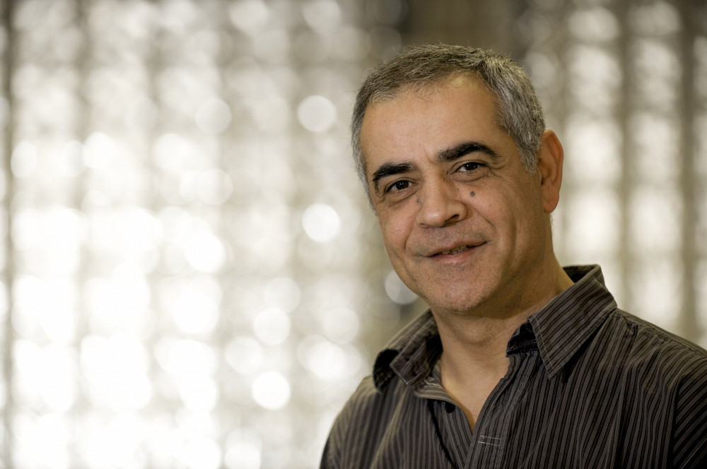 Djemel Ziou est professeur au Département d'informatique de la Faculté des sciences. Il s’intéresse à une éventuelle collaboration avec l'Algérie pour l'avancement de ses travaux dans le domaine du traitement d'image, de la vision artificielle, de l'apprentissage numérique et de la gestion de documents visuels.