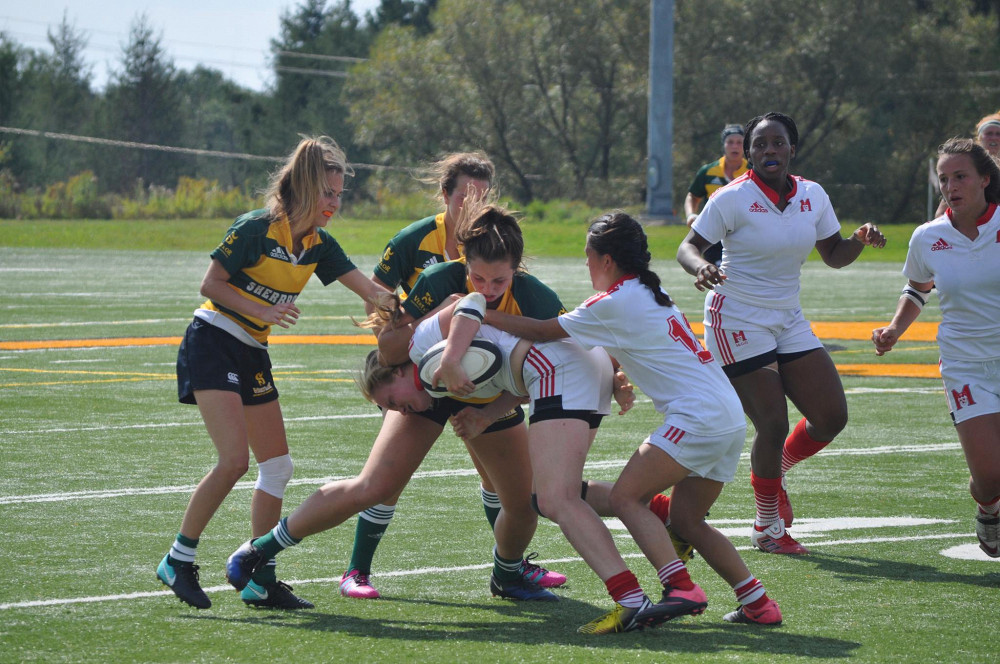 L'équipe féminine de rugby affrontait les Martlets de McGill dimanche dernier à l'UdeSPhoto: Vert & Or