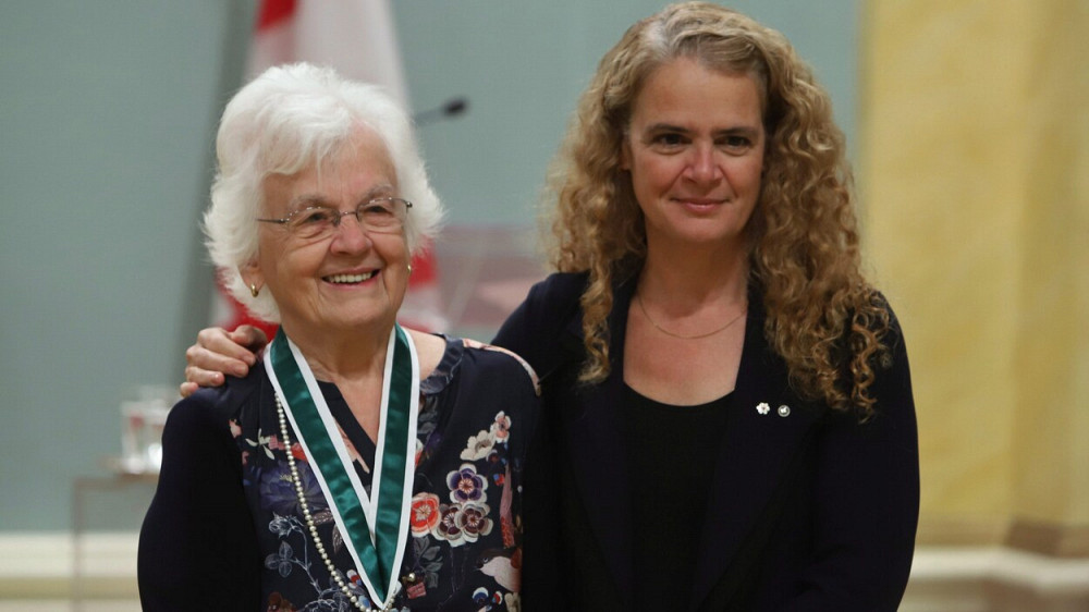Micheline Dumont en compagnie de Son Excellence la très honorable Julie Payette, gouverneure générale du Canada.