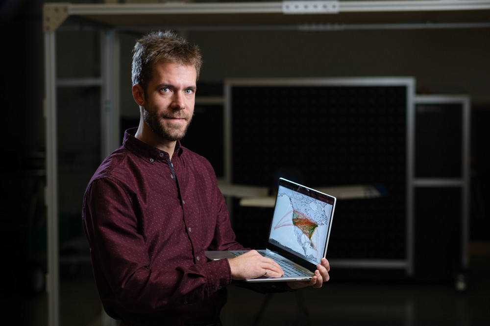 Professeur-chercheur en aéronautique, pilote d’avion et président du conseil d’administration de la Corporation de développement de l’aéroport de Sherbrooke, David Rancourt est passionné du domaine. 