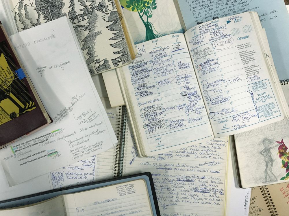 Quelques documents contenus dans les archives littéraires d'Hélène Monette.