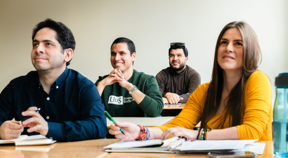 L'équipe du Centre de langues propose également un accompagnement des personnes étudiantes dans leur parcours universitaire en matière de rédaction et de communication en français.