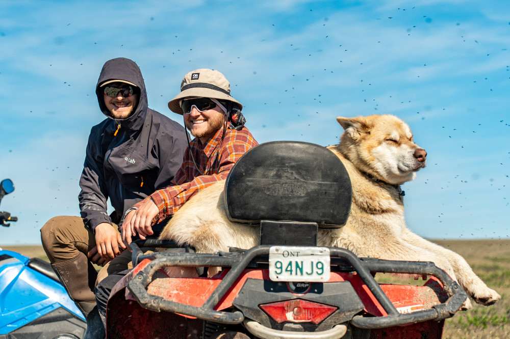 Loek Pascaud et Gaël Machemin se sont rendus à Cambridge Bay au Nunavut dans le cadre de leur maîtrise en géomatique appliquée et télédétection.