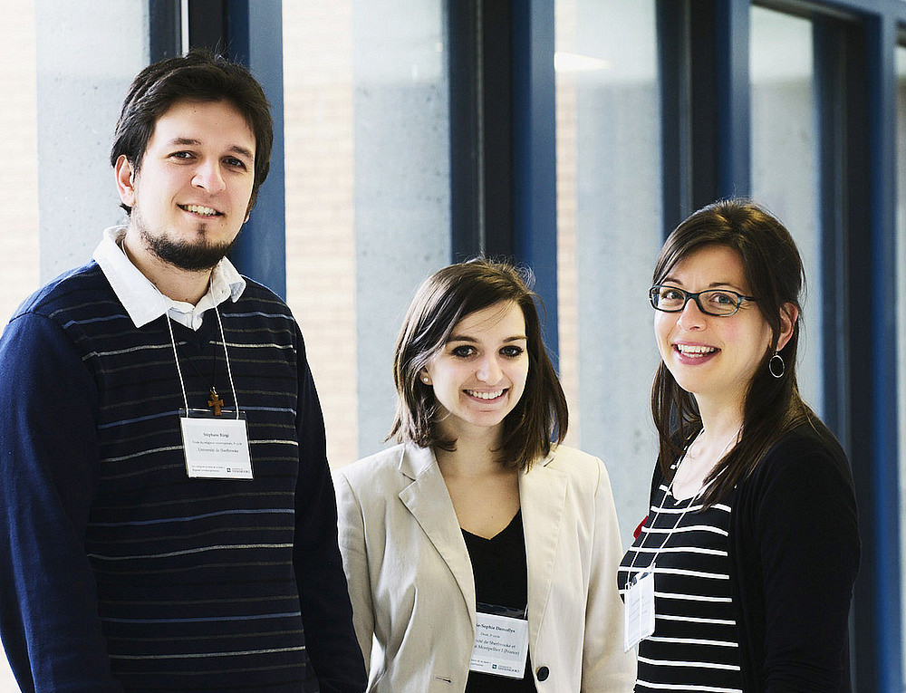 Stéphane Bürgi, Marie-Sophie Demoflys et Annie Bourgeois participaient au colloque avec 20 autres étudiants provenant de 7 universités du Québec, de l'Ontario, de la France et de la Belgique.