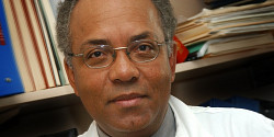 Raymond Duperval nommé professeur émérite de la Faculté de médecine et des sciences de la santé