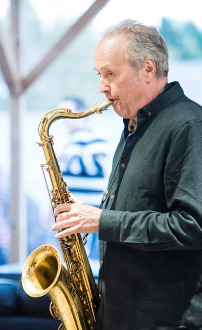 Le renommé saxophoniste jazz Richard Savoie partage son temps entre les concerts, les enregistrements, la composition et l’enseignement