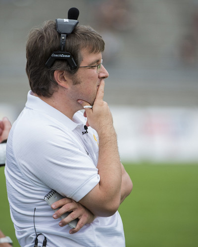 L'entraîneur-chef de l'équipe de football Vert & Or David Lessard.