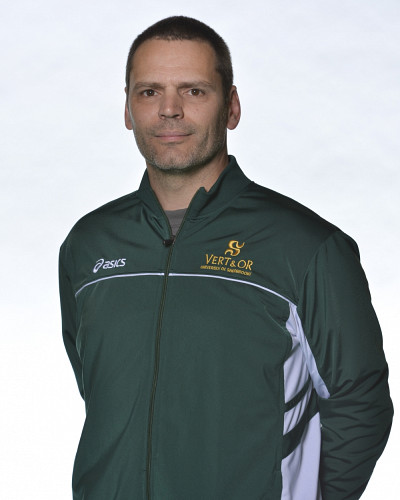 L'entraîneur de l'équipe masculine de volleyball Vert & Or, Marc Lussier