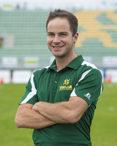 Vincent Robert, entraîneur de l'équipe de cheerleading Vert & Or.