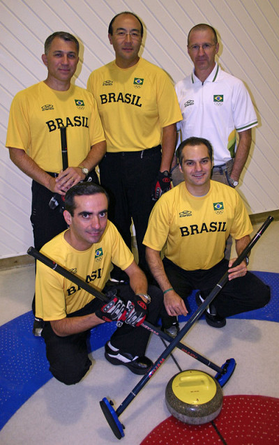Devant : Luís Silva et Marcelo Mello. Derrière : César Santos, Celso Kossaka et l'entraîneur Marc Richard.