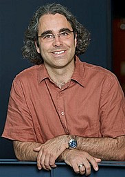 Luc Godbout, professeur au Département de sciences comptables et de fiscalité à la Faculté d'administration de l'Université de Sherbrooke.
