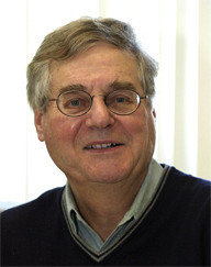 André Bandrauk, professeur au Département de chimie de la Faculté des sciences de l\'Université de Sherbrooke. 