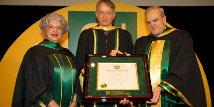 De docteur d’honneur de l’UdeS à Prix Nobel de physique