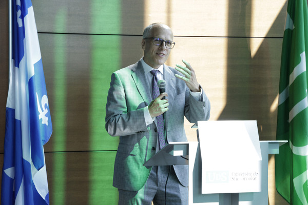 Professeur Pierre Cossette, recteur de l'Université de Sherbrooke