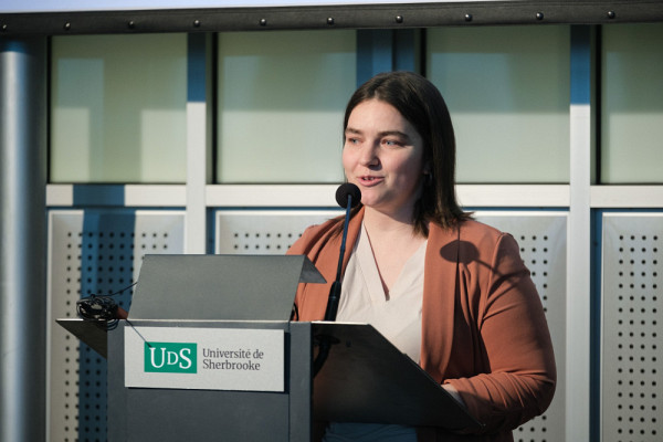 Gabrielle Crevier, directrice générale du REMDUS, a souligné les avantages que procure le programme de libre accès pour les personnes étudiantes.