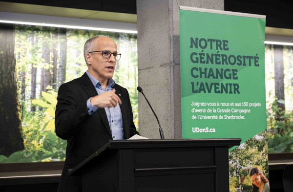 Pr Pierre Cossette, recteur de l'Université de Sherbrooke