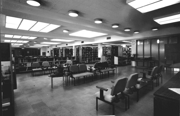 Bibliothèque des sciences de la santé, entre 1980 et 1990.