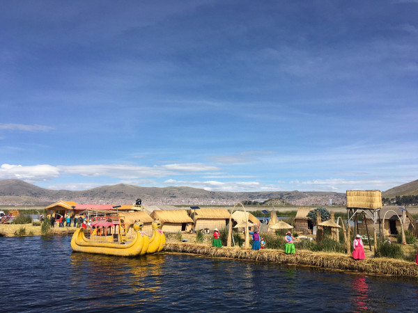 Les îles flottantes des Uros sur le lac Titicaca.