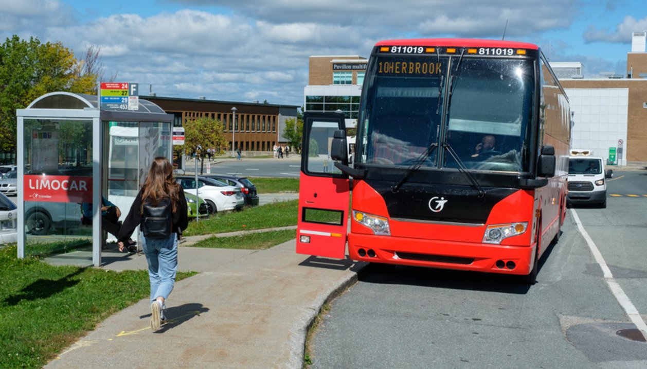 Arrêt autobus Limocar et navette