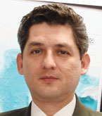 Carlos Medina de la Garza est directeur gÃ©nÃ©ral des relations internationales Ã&nbsp; l'UANL. Depuis 1990, il est professeur d'immunologie et de microbiologie Ã&nbsp; la facultÃ© de mÃ©decine et Ã&nbsp; l'hÃ´pital universitaire de l'UANL.